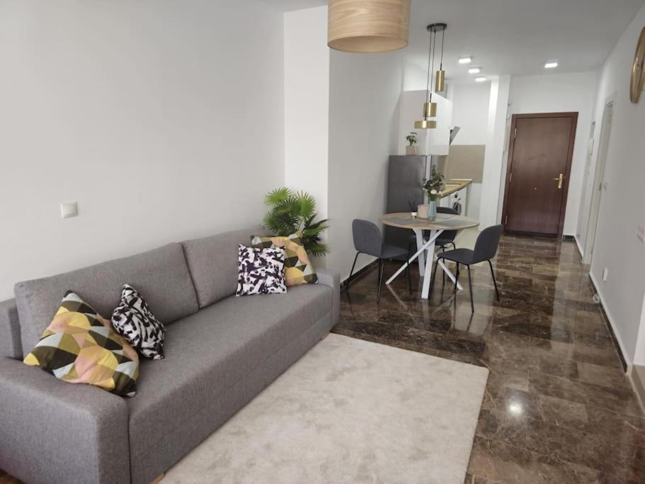 Tao City Center Apartment With Fee Wifi And Air Con By Namaste Elite Torremolinos Bagian luar foto
